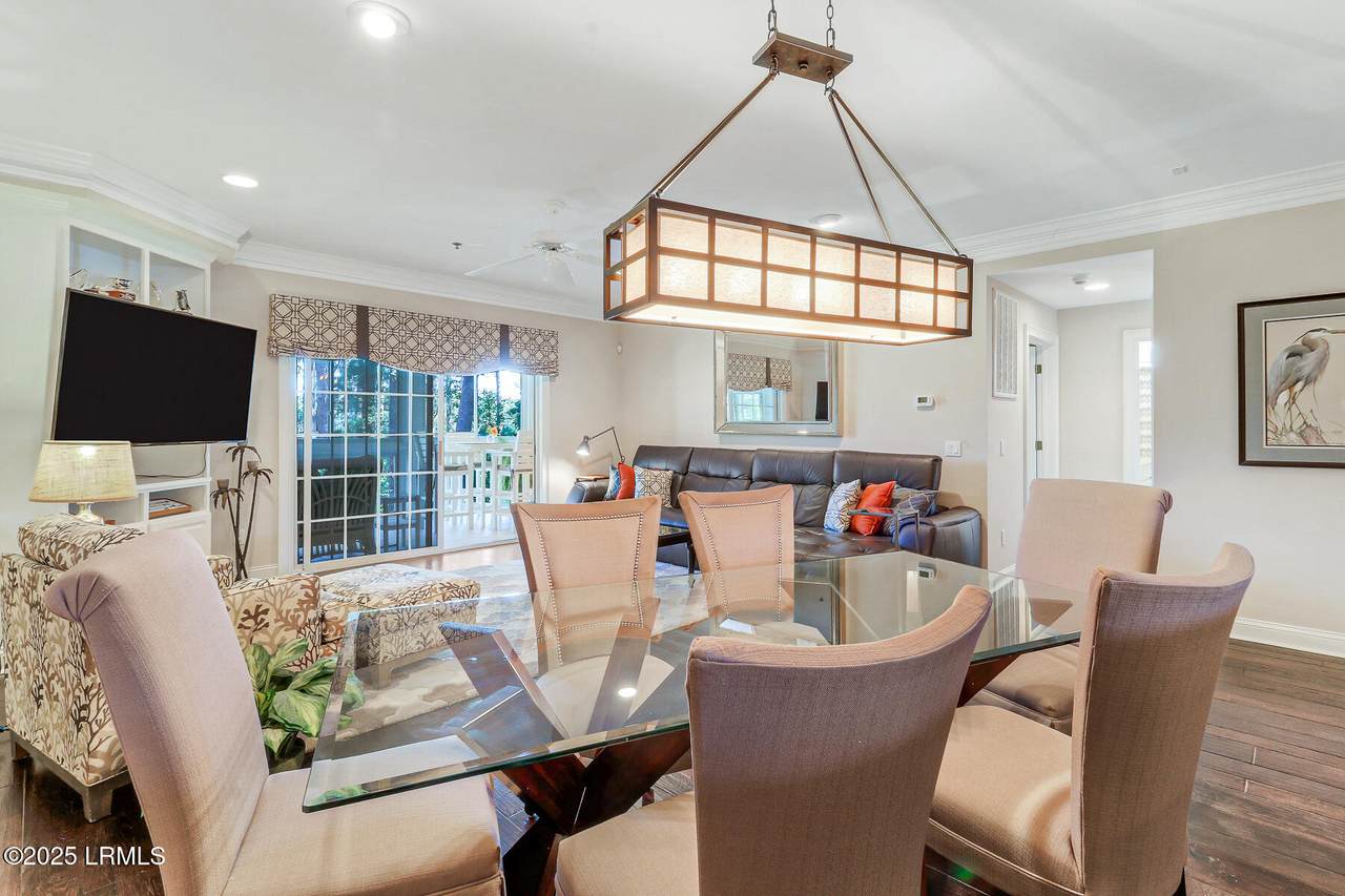 5 Crescent Point Drive - Photo 1