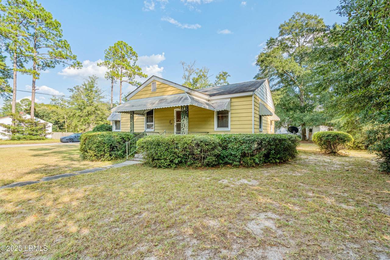 501 Shaw Drive - Photo 1