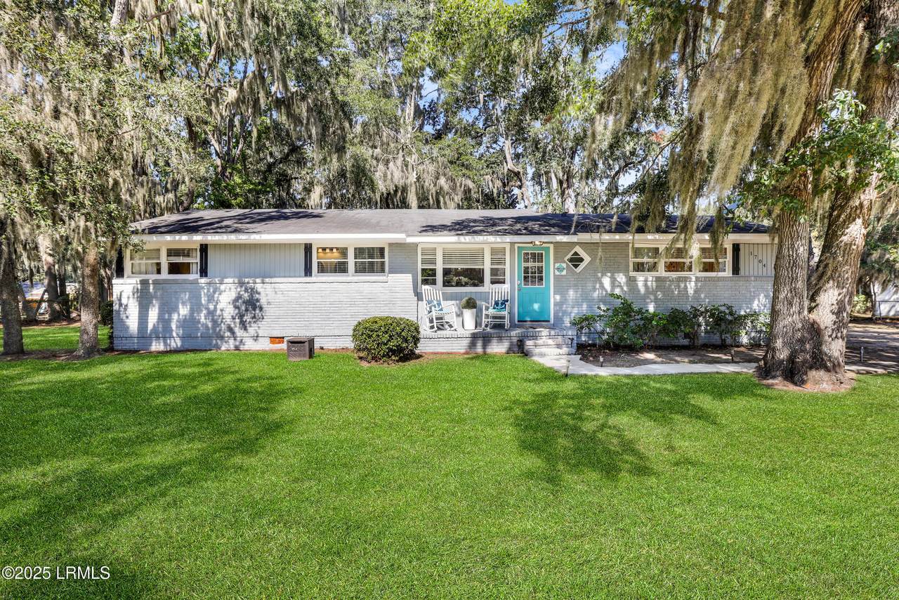 1704 Camellia Road - Photo 1