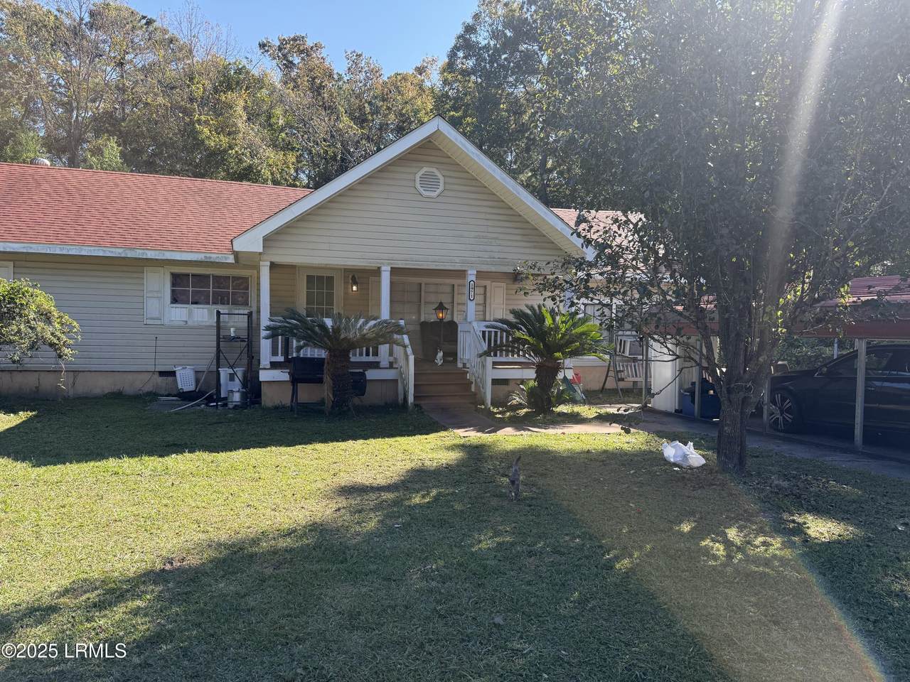 1973 Colonial Avenue - Photo 1