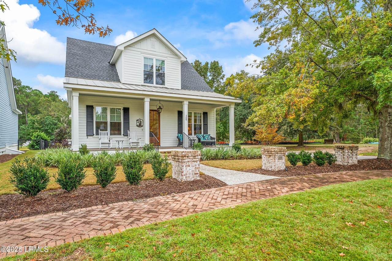 208 Coosaw Point Boulevard - Photo 1