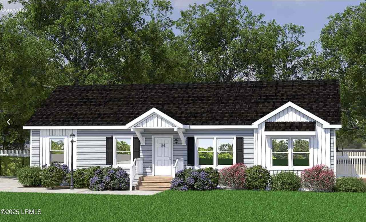 409 Wade Hampton Road - Photo 1