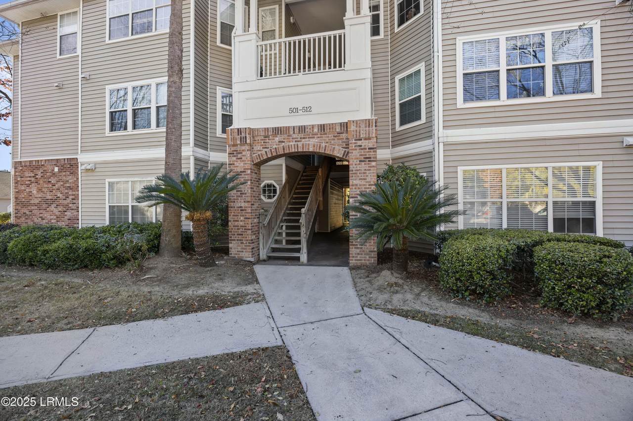 188 Midland Parkway - Photo 1