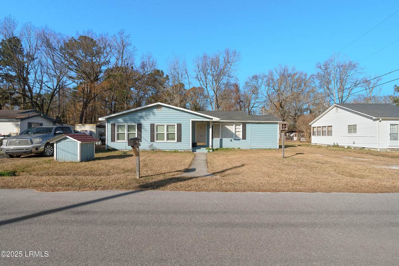 130 Chanel Drive - Photo 1
