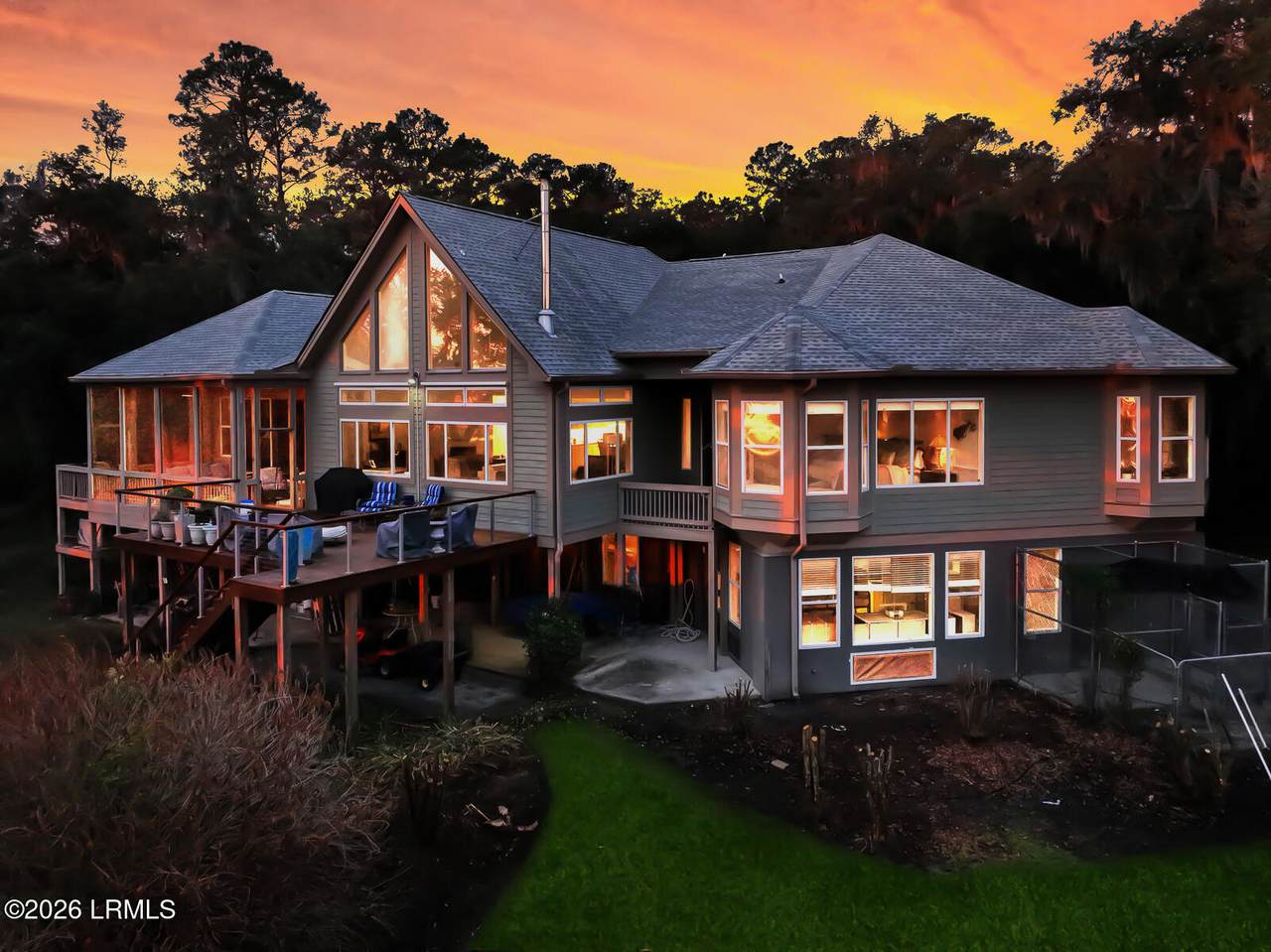 347 Broadview Drive - Photo 1
