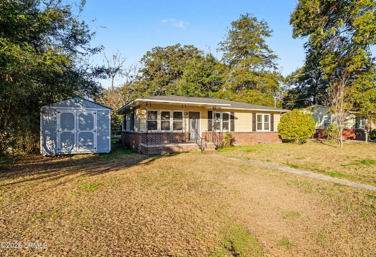 1502 Palmetto Drive - Photo 1