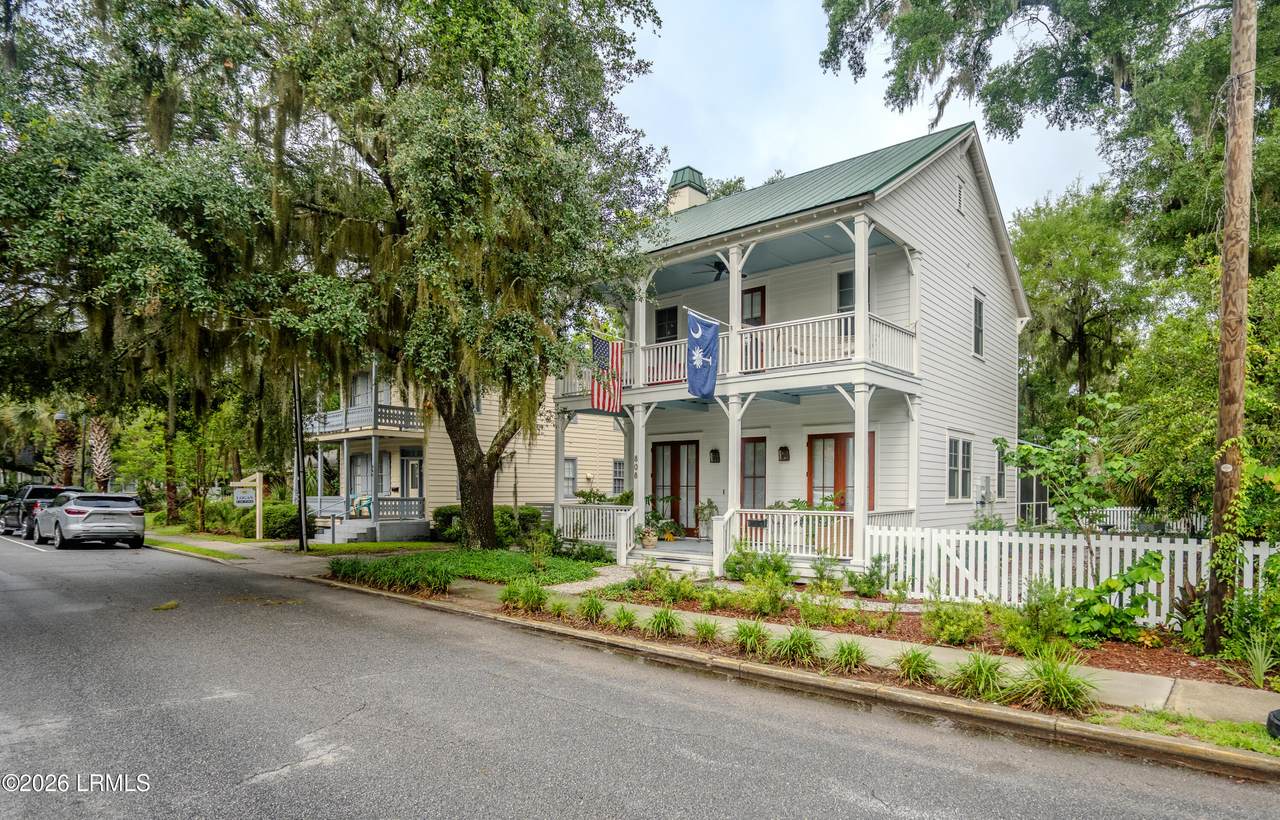 808 Charles Street - Photo 1