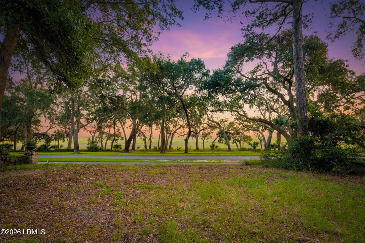 https://bt-photos.global.ssl.fastly.net/beaufortsc/1280_boomver_1_194974-2.jpg