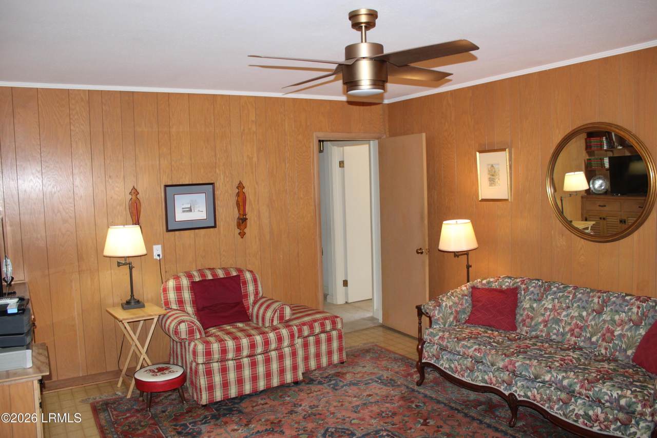 https://bt-photos.global.ssl.fastly.net/beaufortsc/1280_boomver_1_194993-2.jpg
