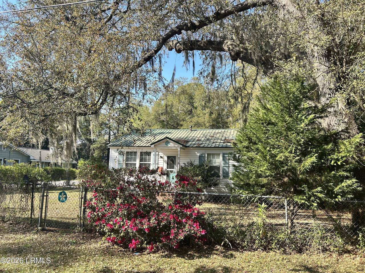 https://bt-photos.global.ssl.fastly.net/beaufortsc/1280_boomver_1_195337-2.jpg