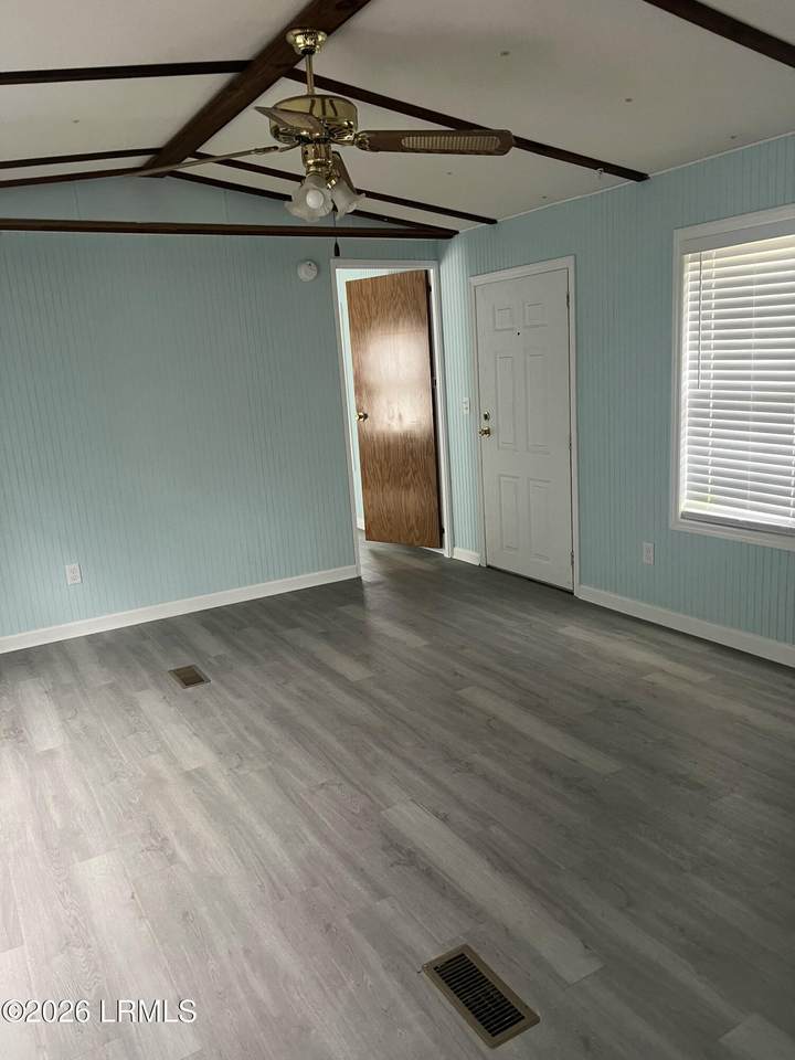 https://bt-photos.global.ssl.fastly.net/beaufortsc/1280_boomver_1_195363-2.jpg