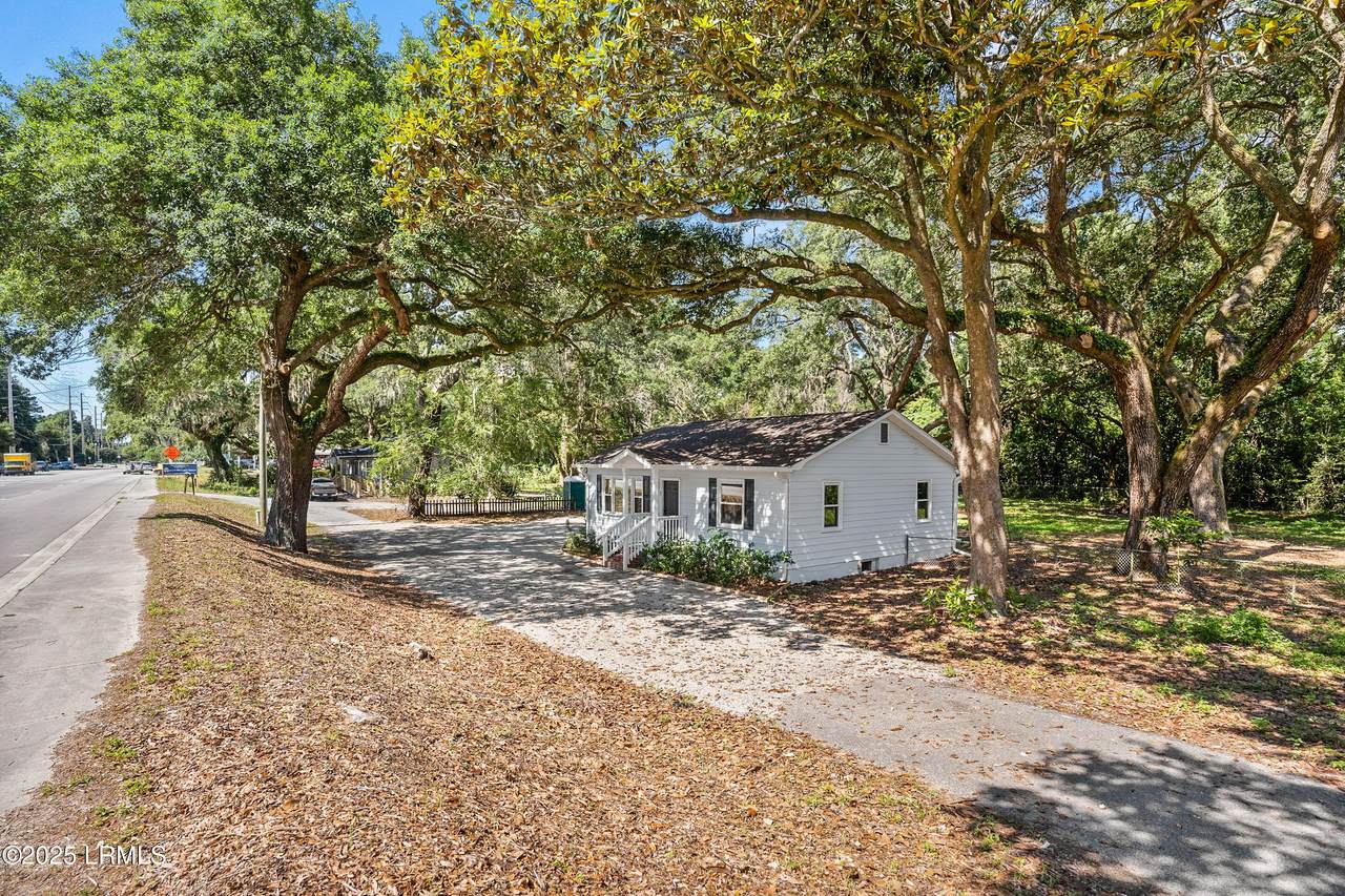 https://bt-photos.global.ssl.fastly.net/beaufortsc/1280_boomver_1_195586-2.jpg