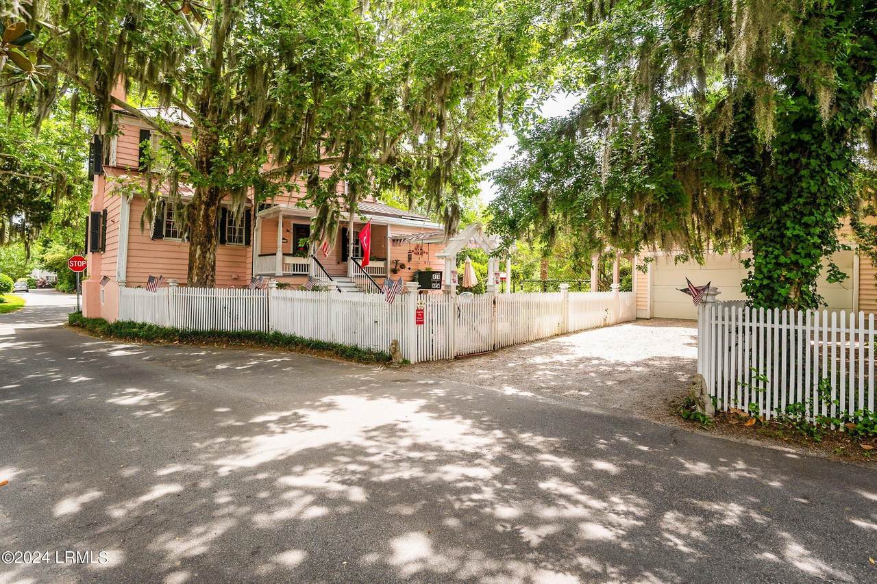 https://bt-photos.global.ssl.fastly.net/beaufortsc/1280_boomver_1_195587-2.jpg