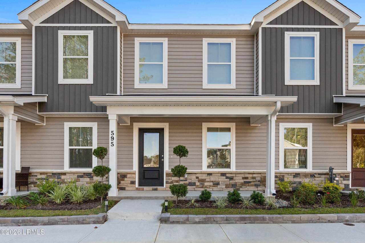 595 Royal Road - Photo 1