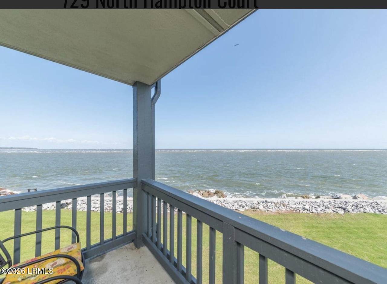 729 Hampton Court - Photo 1