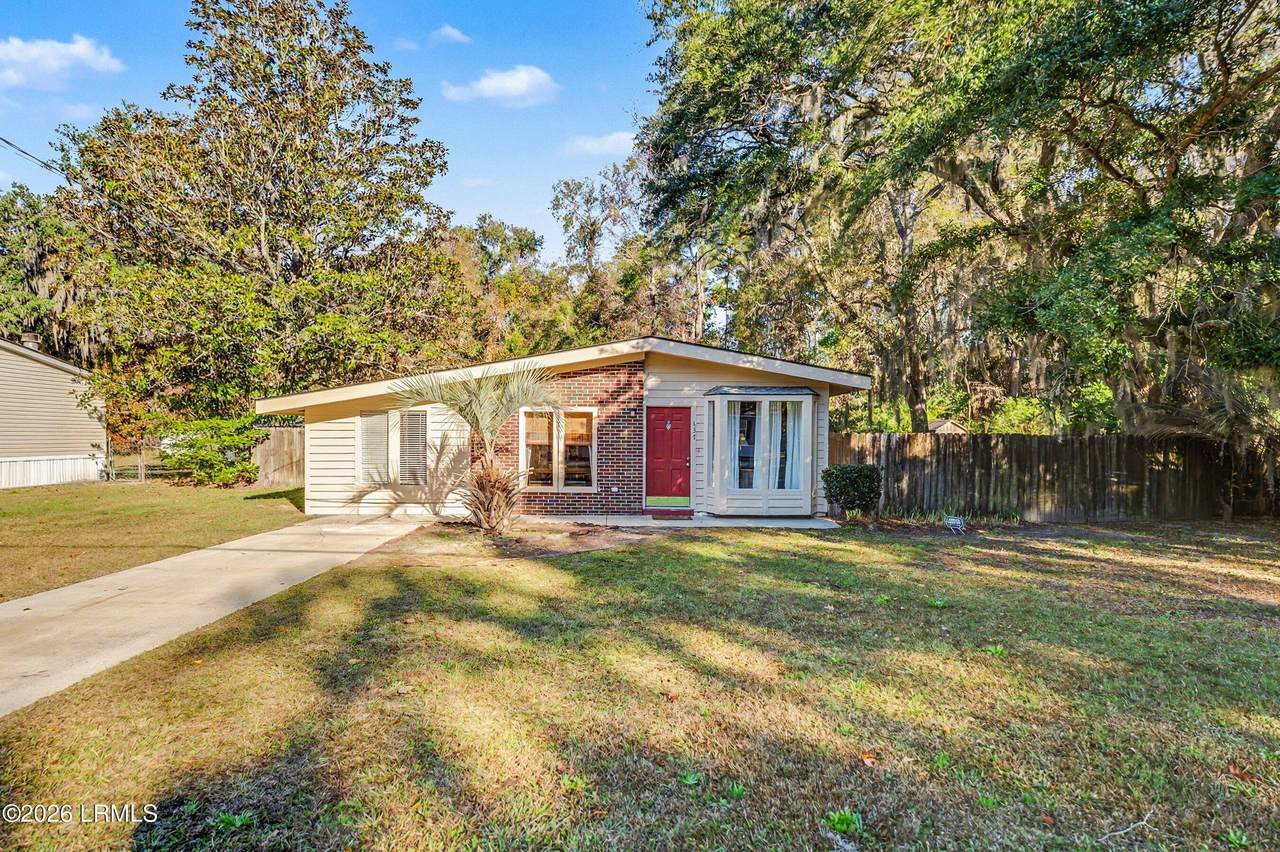 137 Bonaire Circle - Photo 1
