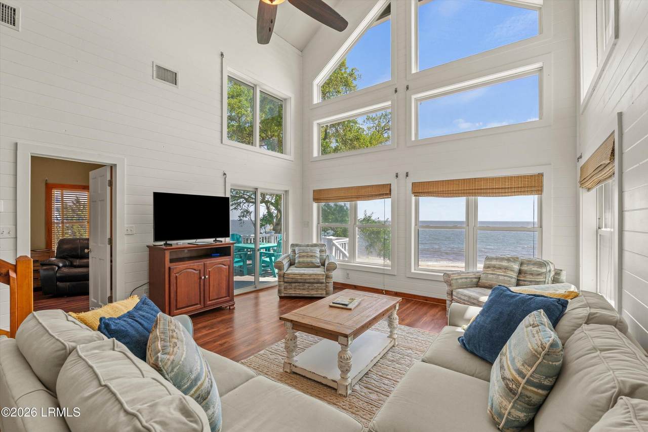 183 Sea Pines Drive - Photo 1