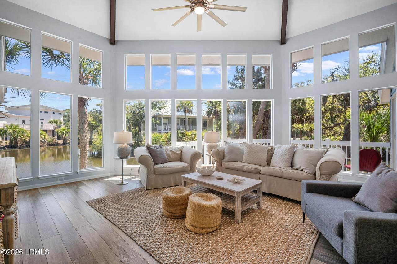 238 Deerfield Court - Photo 1