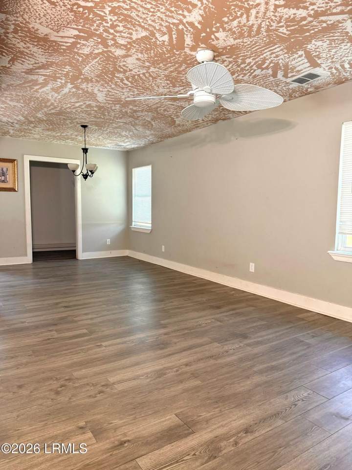 https://bt-photos.global.ssl.fastly.net/beaufortsc/orig_boomver_2_196390-2.jpg