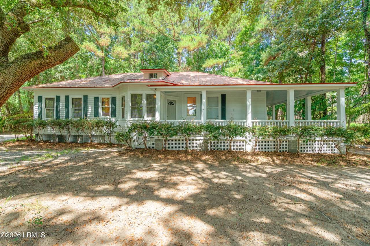628 Robert Smalls Parkway - Photo 1