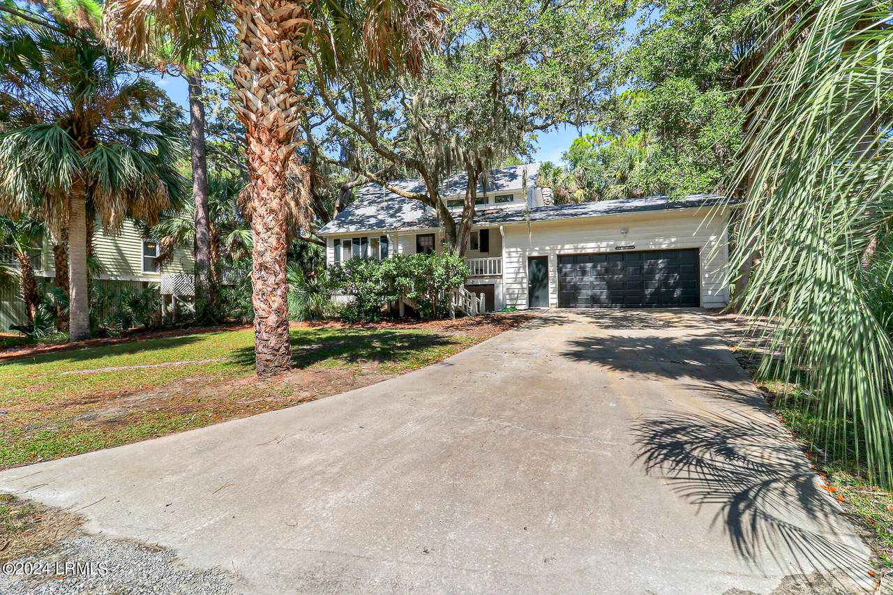706 Sea Dragon Lane - Photo 1