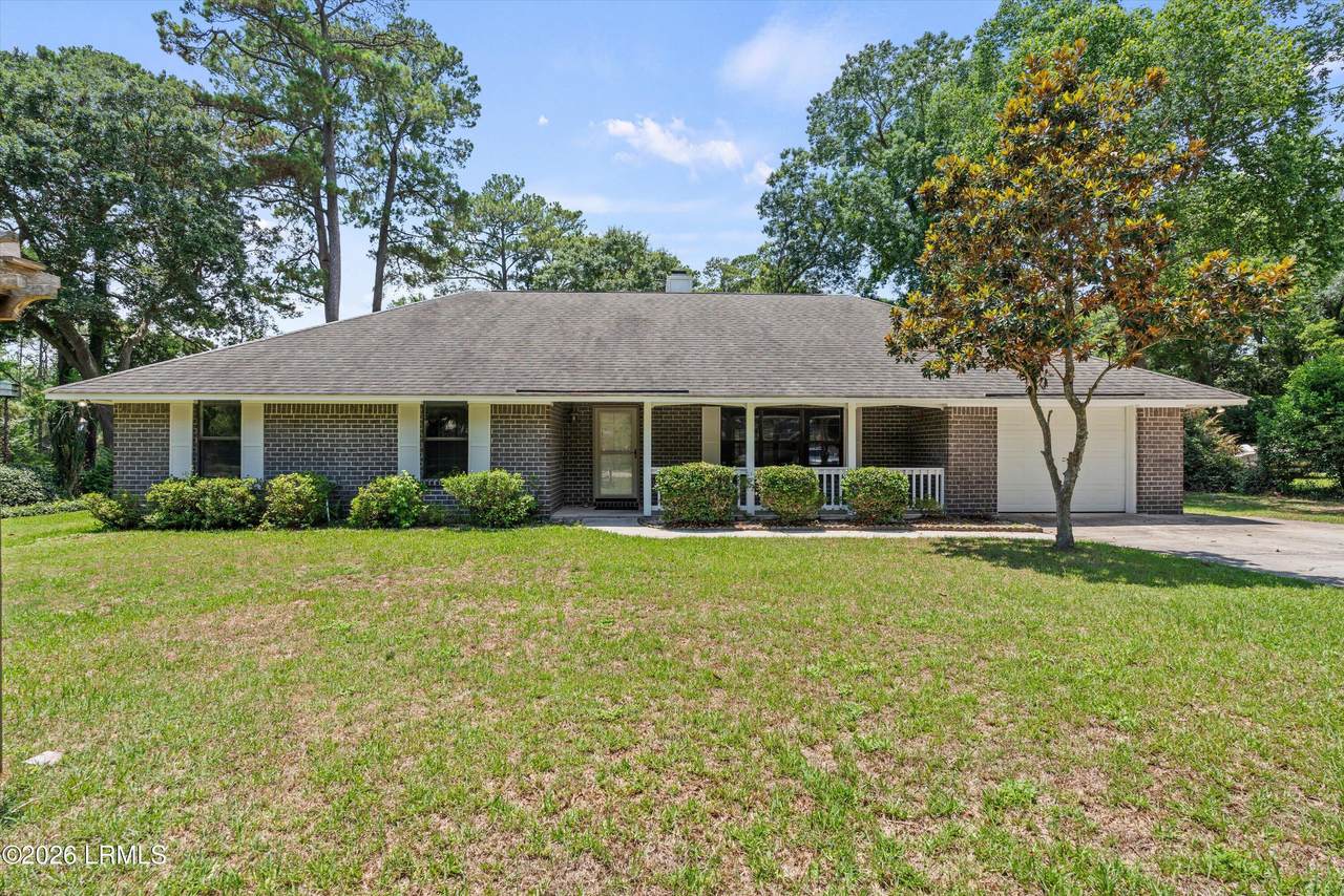 22 Chesterfield Drive - Photo 1