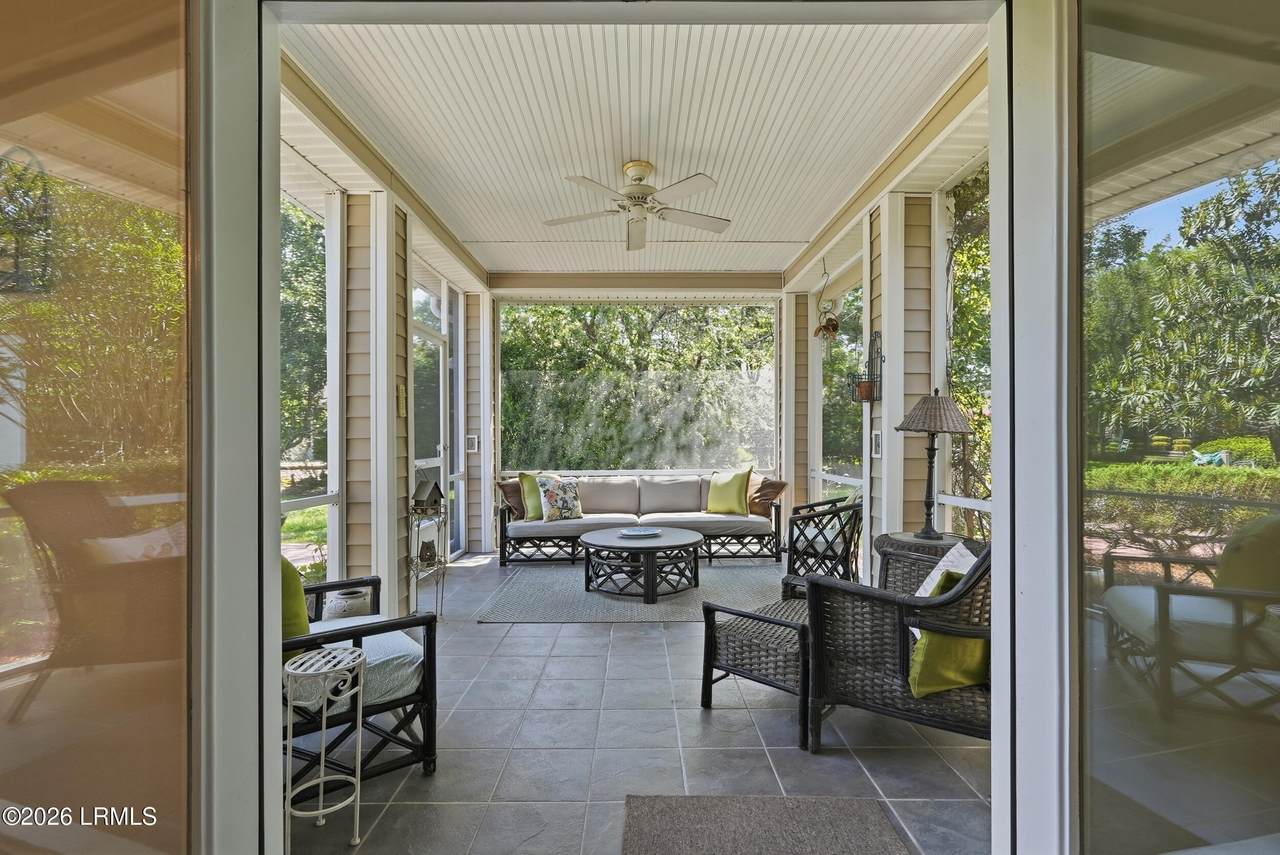 82 Hampton Circle - Photo 1