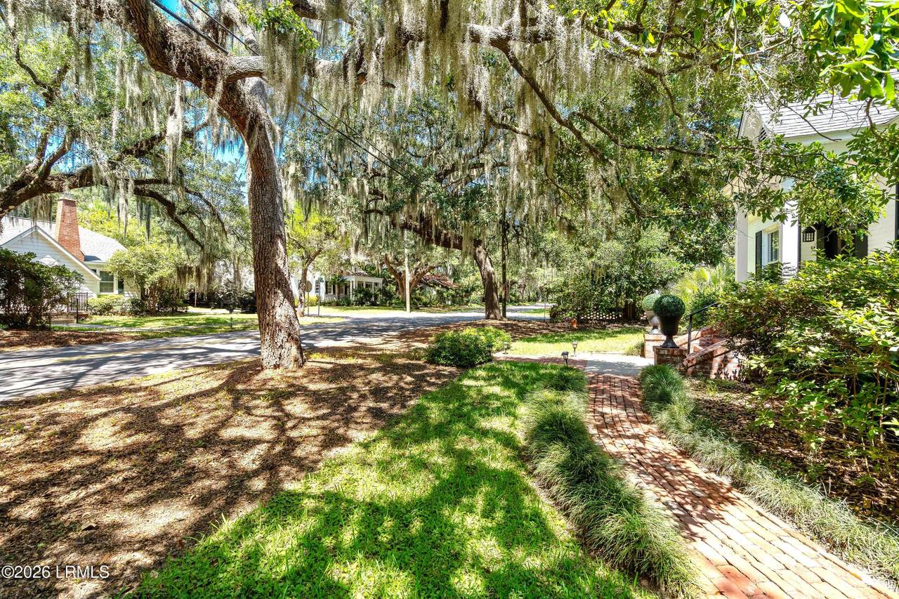 https://bt-photos.global.ssl.fastly.net/beaufortsc/1280_boomver_2_197105-2.jpg