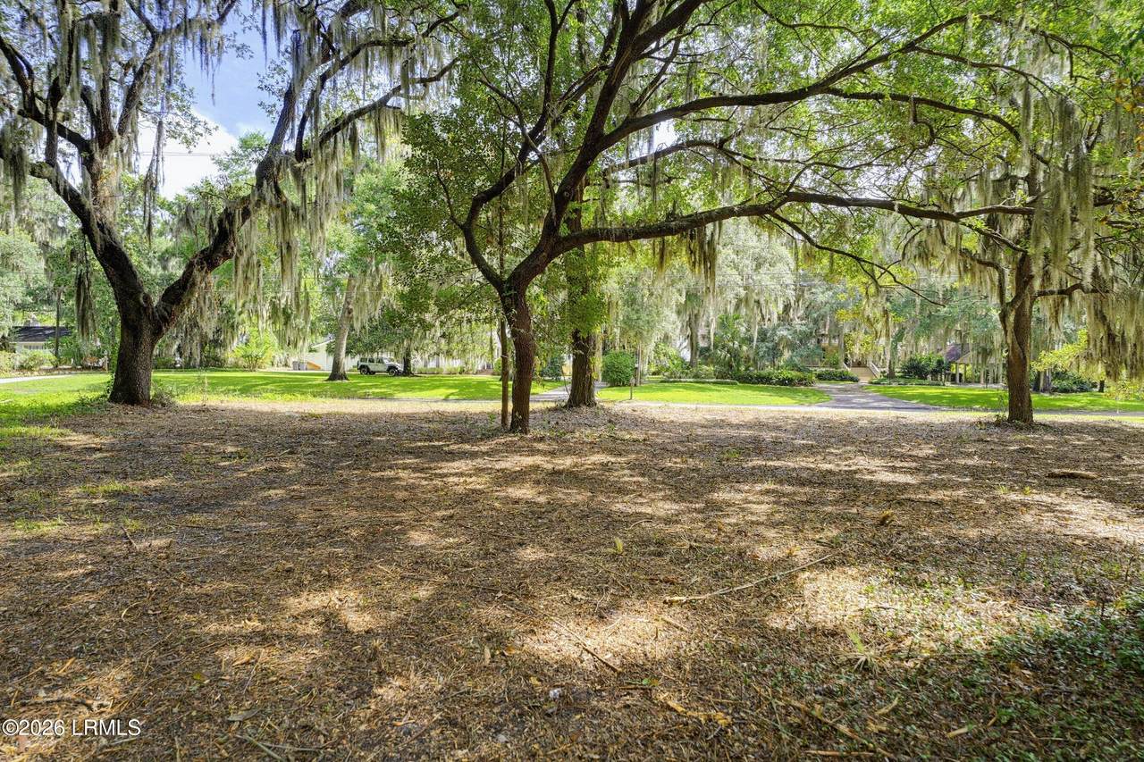 121 Spanish Point Drive - Photo 1