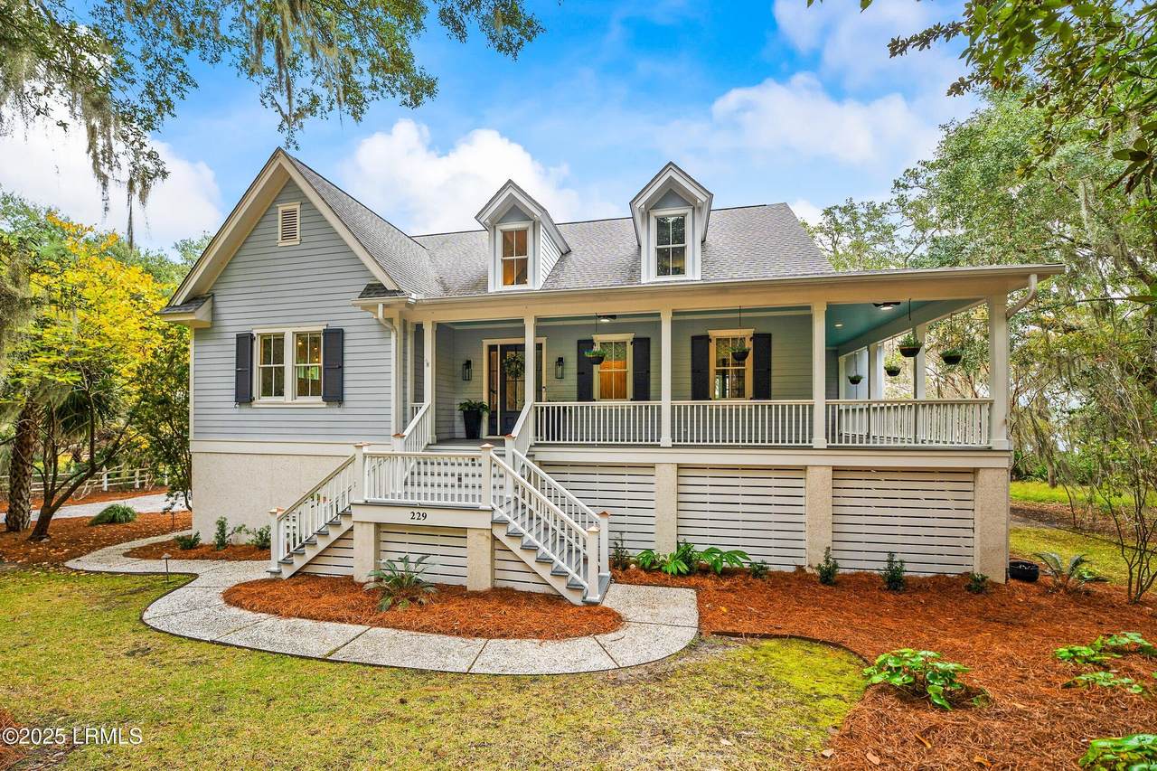 229 De La Gaye Point - Photo 1