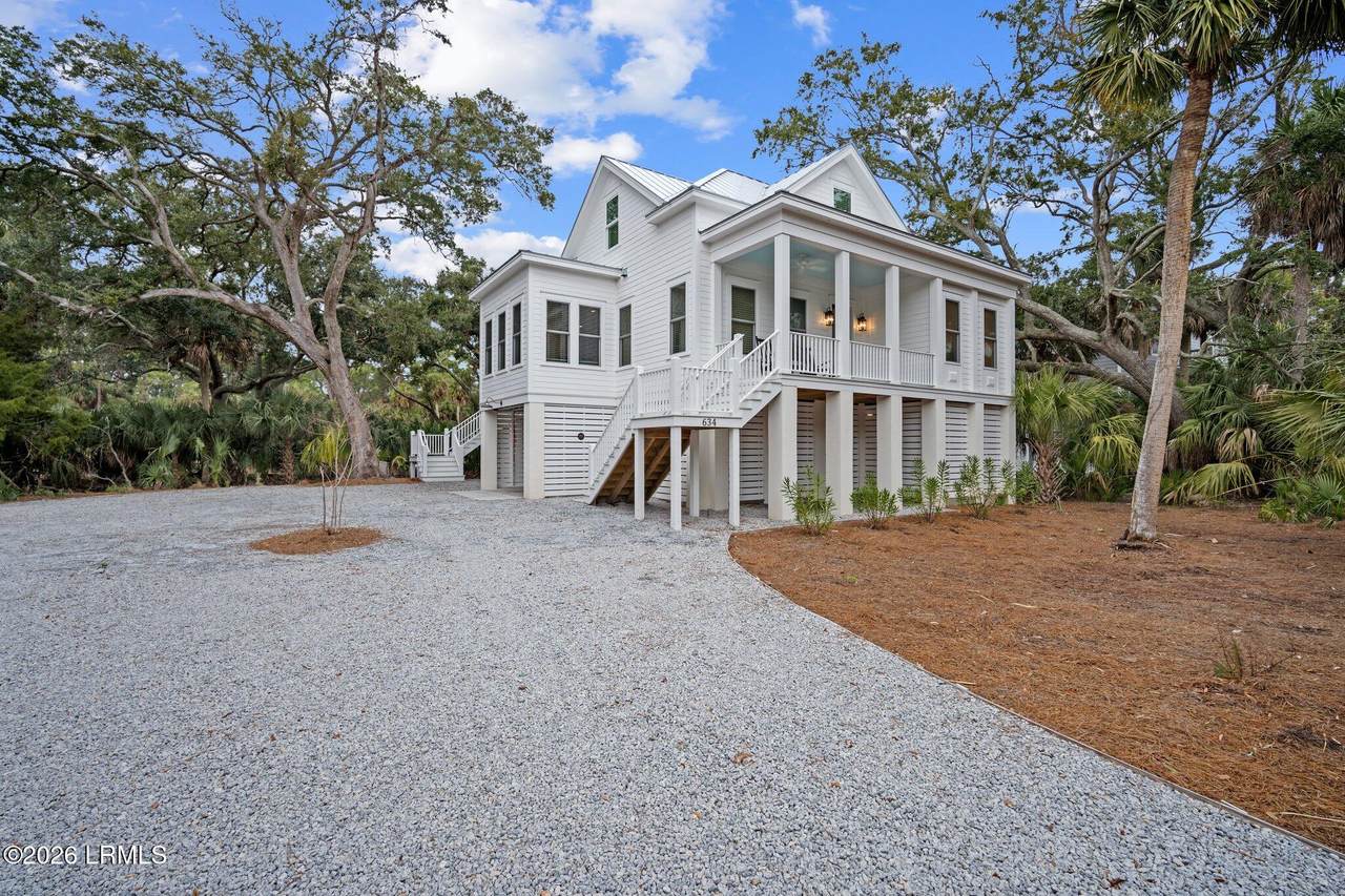 634 Dolphin Road - Photo 1