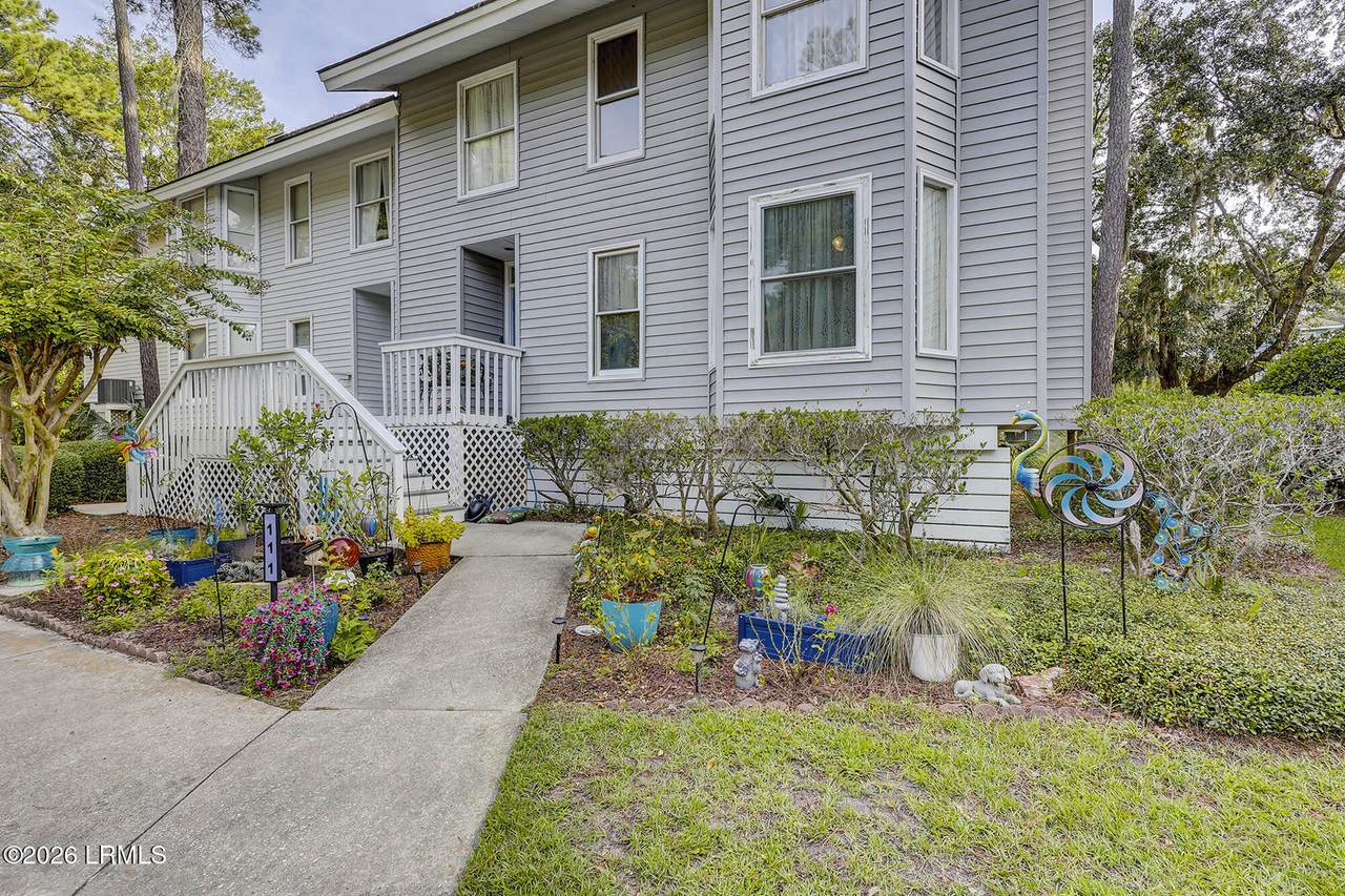 111 Sutherland Way - Photo 1