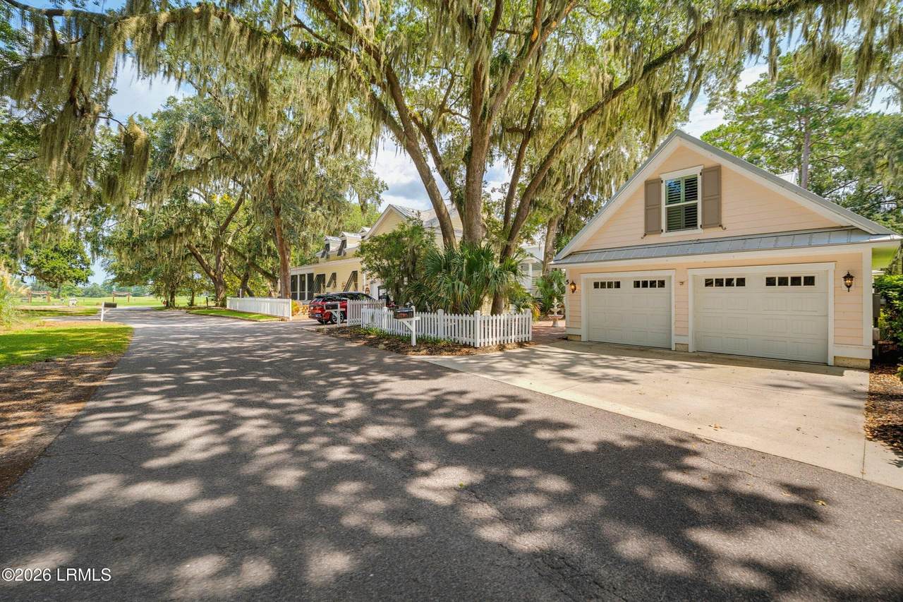 https://bt-photos.global.ssl.fastly.net/beaufortsc/1280_boomver_1_198020-2.jpg