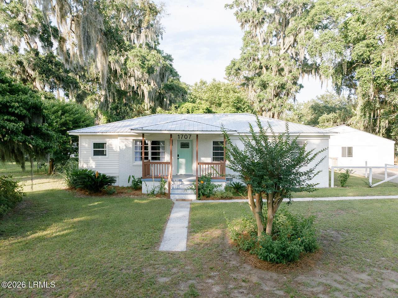 1707 Palmetto Drive - Photo 1