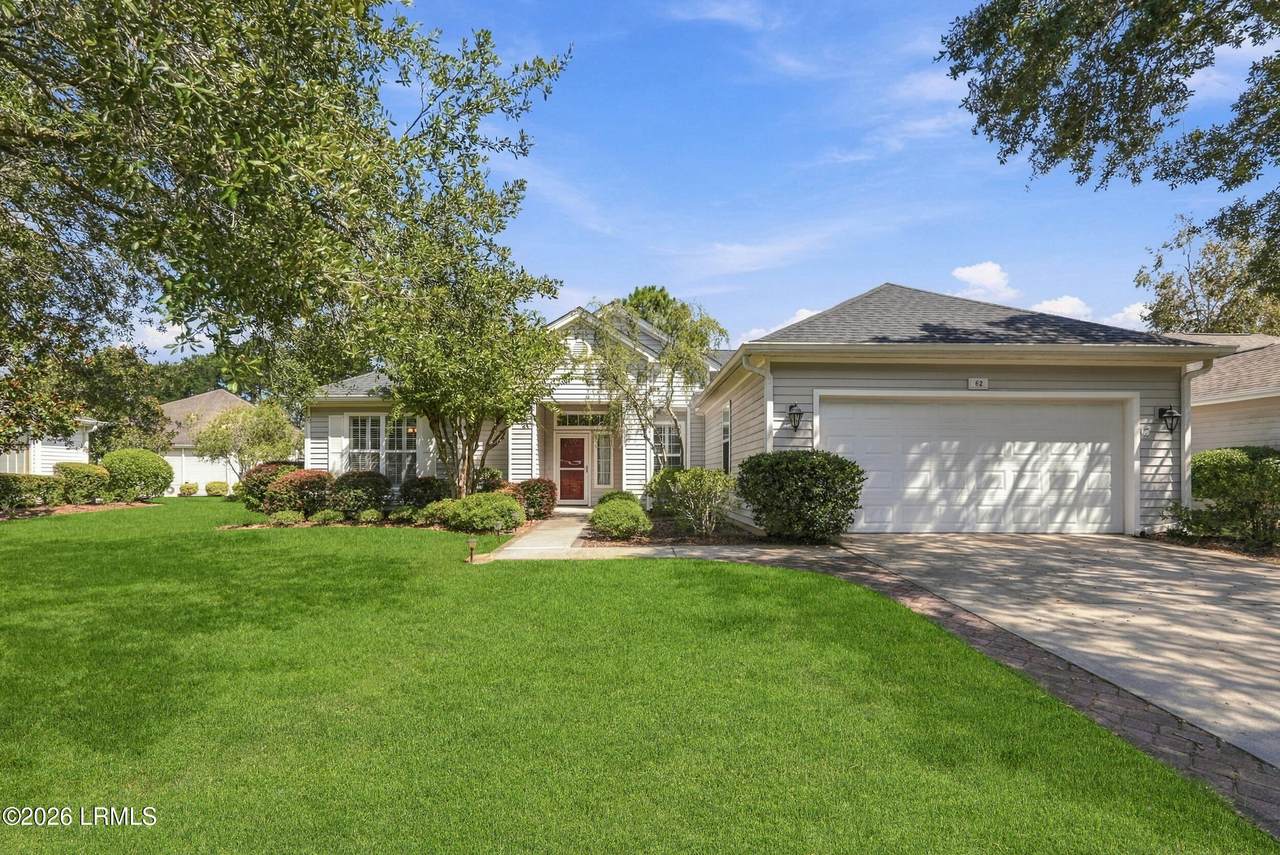 62 Hampton Circle - Photo 1