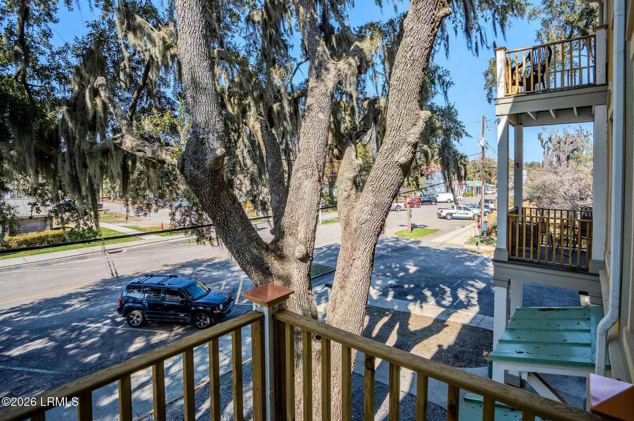 828 Paris Avenue - Photo 1