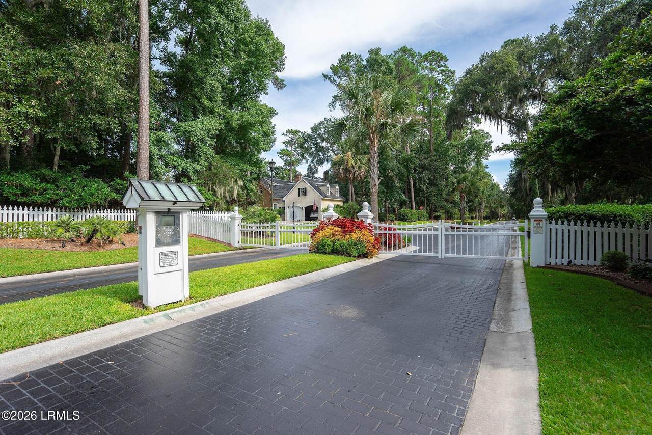https://bt-photos.global.ssl.fastly.net/beaufortsc/1280_boomver_1_198470-2.jpg