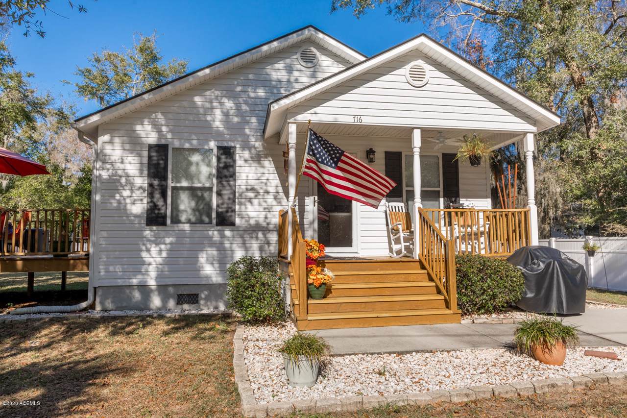 716 17th Street - Photo 1