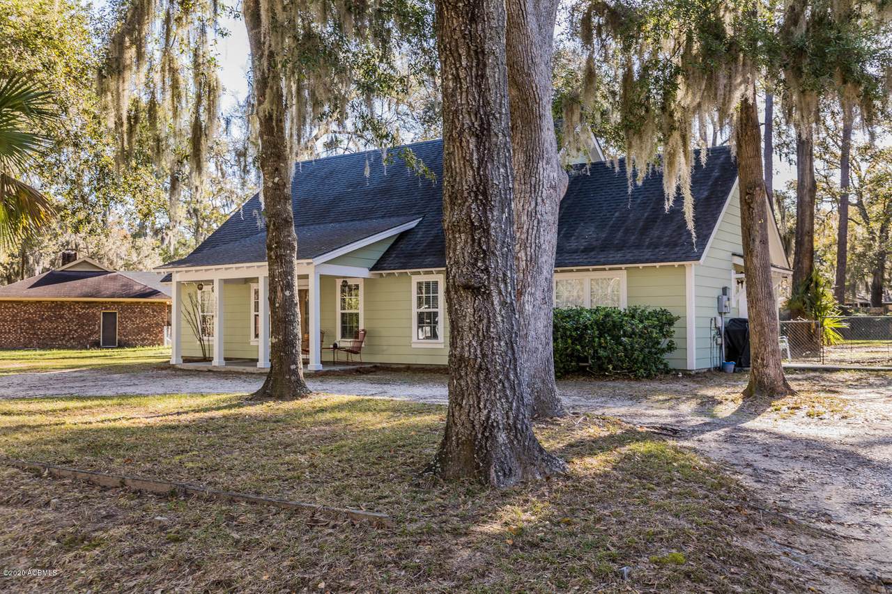 3008 Ashwood Circle - Photo 1