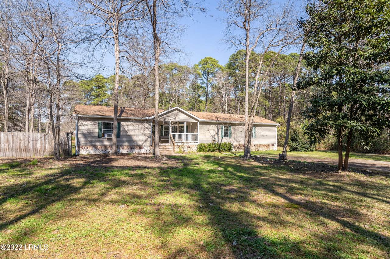 11 Hewlett Road - Photo 1