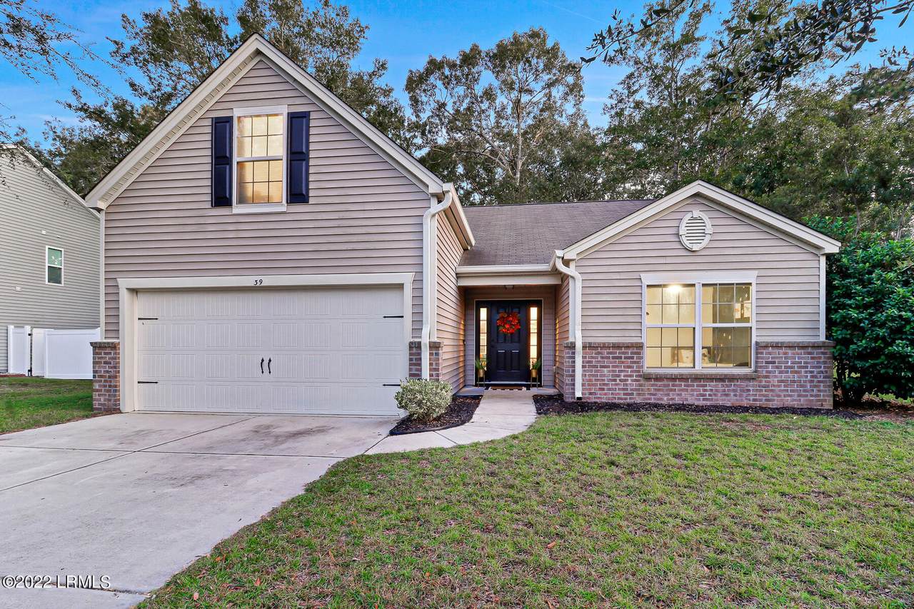 39 Mary Elizabeth Drive - Photo 1