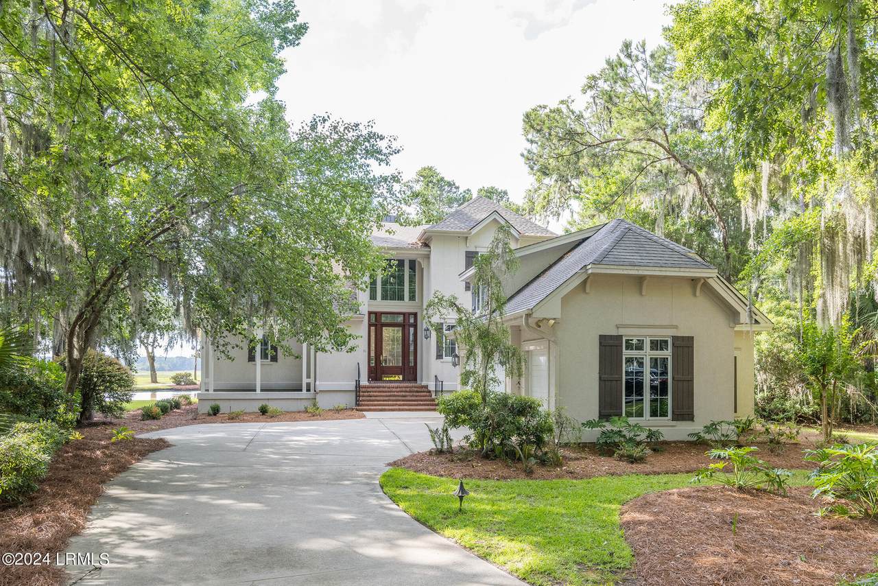 31 Longwood Drive - Photo 1