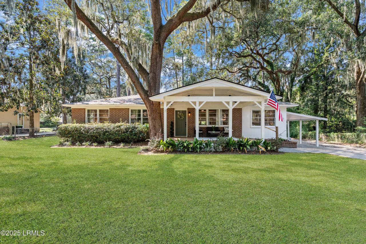 510 Center Drive - Photo 1