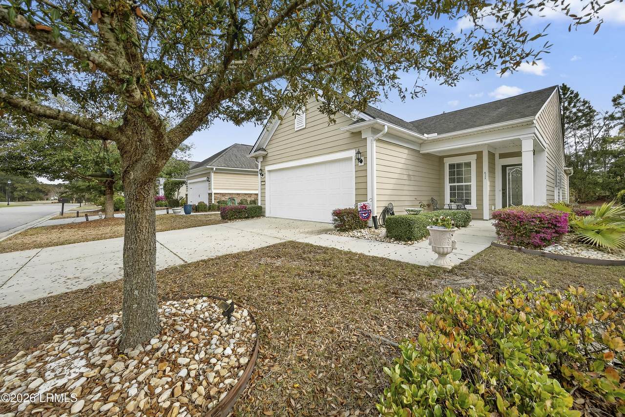 320 Gleneagle Court - Photo 1
