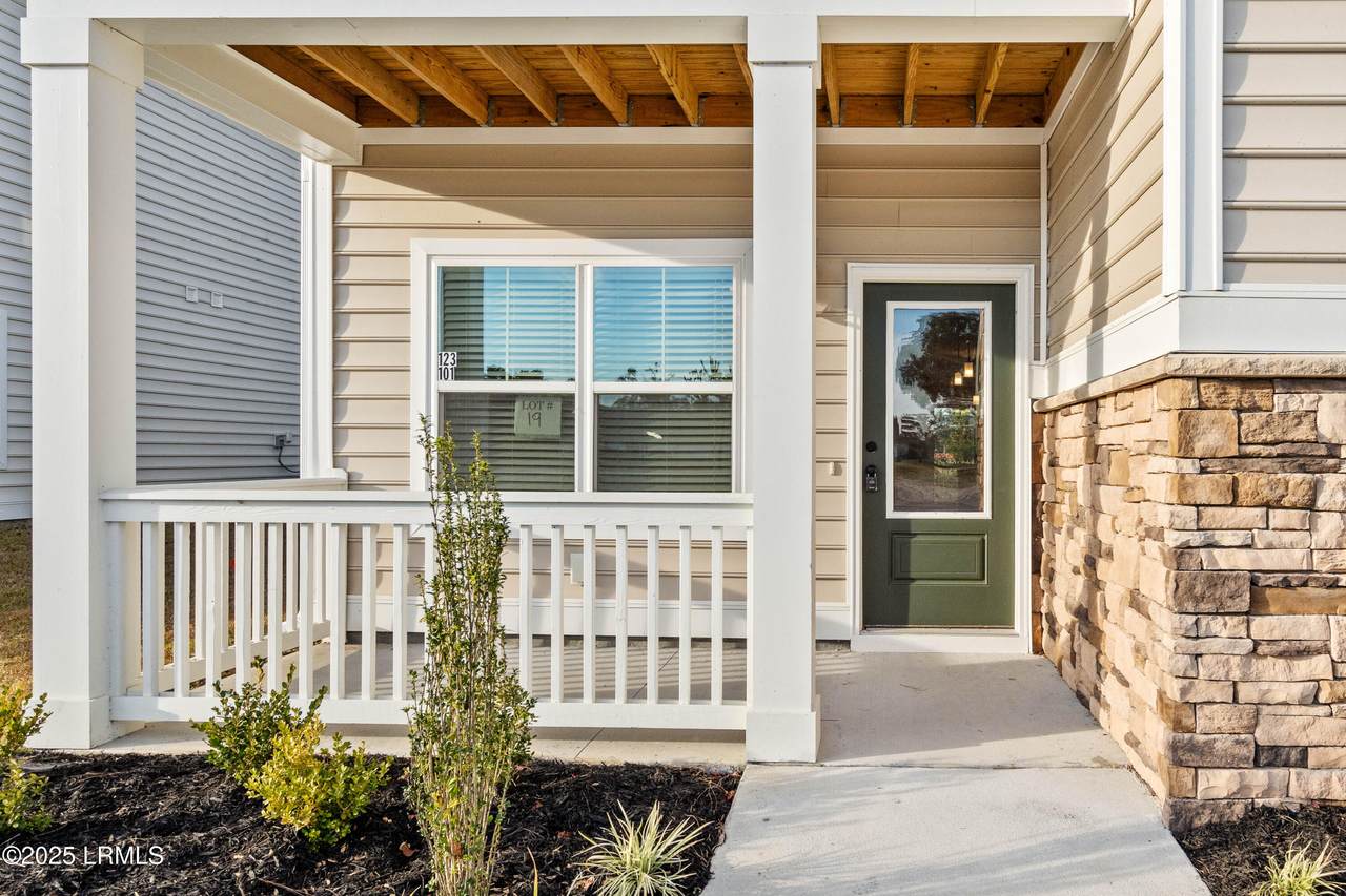 123 Silver Street - Photo 1