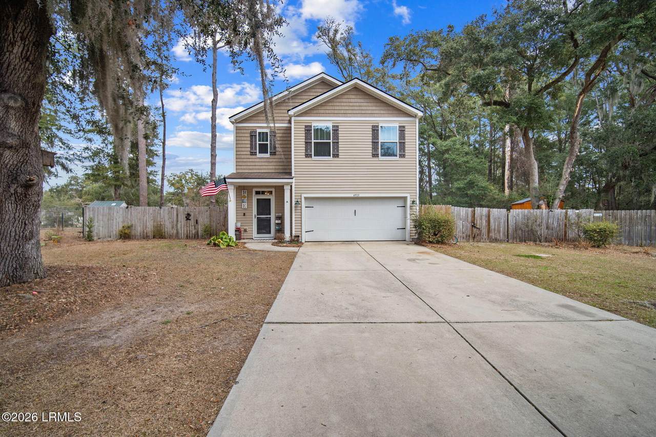 4915 Breeze Way - Photo 1