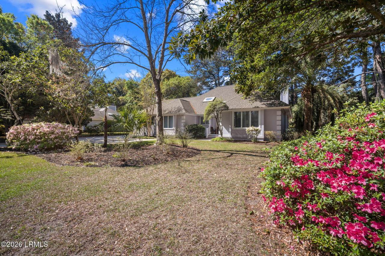 754 Island Circle - Photo 1