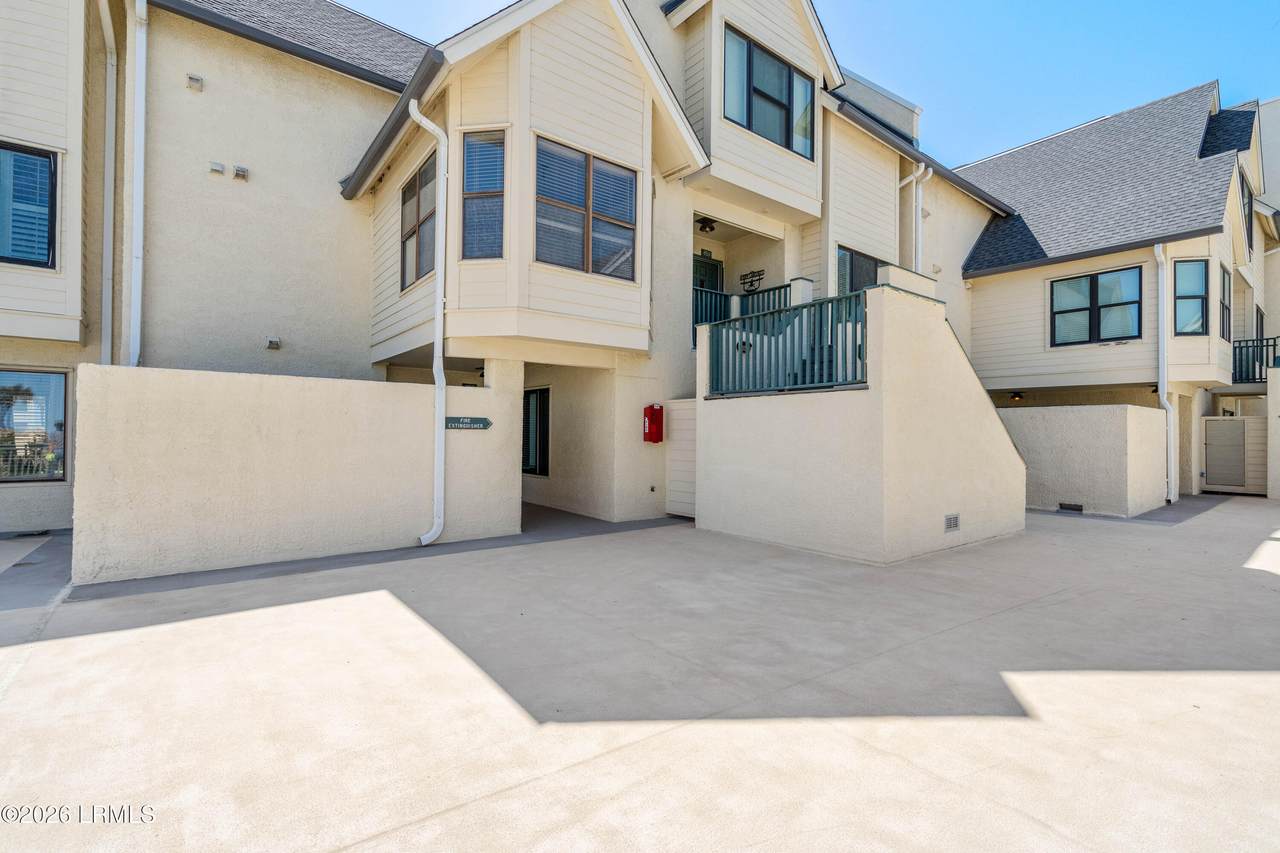 657 Newhaven Court - Photo 1