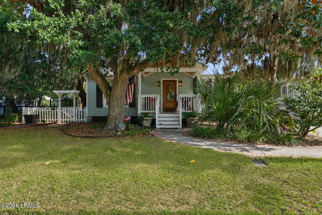 https://bt-photos.global.ssl.fastly.net/beaufortsc/1280_boomver_2_197236-2.jpg