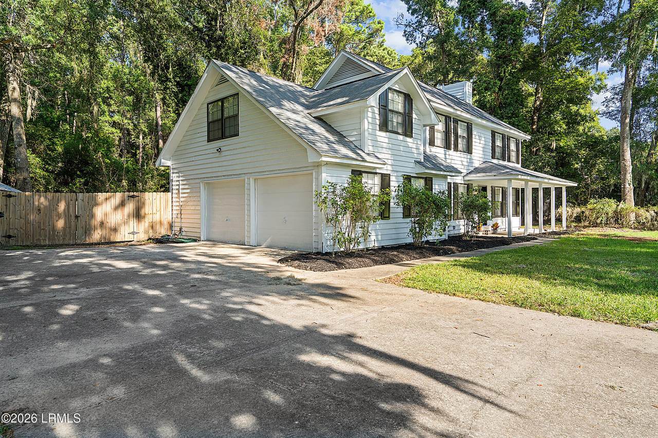 19 Chesterfield Drive - Photo 1
